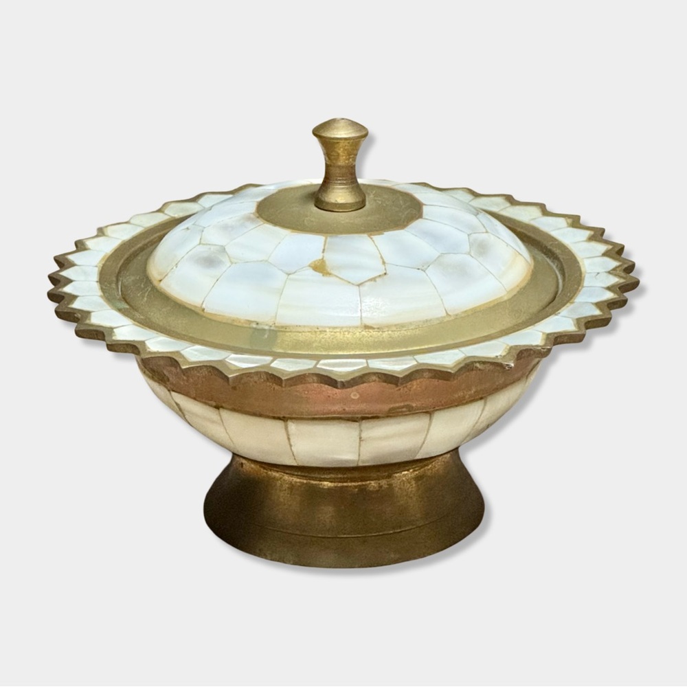 Vtg Moorish India Scallop Brass Mother of Pearl Inlay Trinket Dish Container Lid